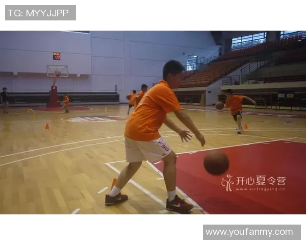 篮球技巧与战术的完美融合 如何在激烈比赛中提高个人与团队表现